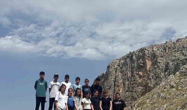 Kozanda çocuklar kent konseyi ile tarihi yerleri öğreniyor