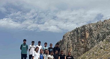 Kozanda çocuklar kent konseyi ile tarihi yerleri öğreniyor