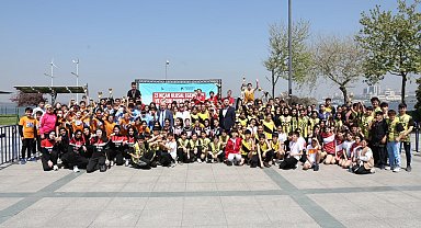 Küçükçekmeceli çocuklar 23 Nisan için koştu