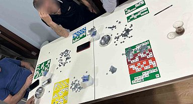 Kumar oynatıp canlı yayınladı, polis baskın yaptı