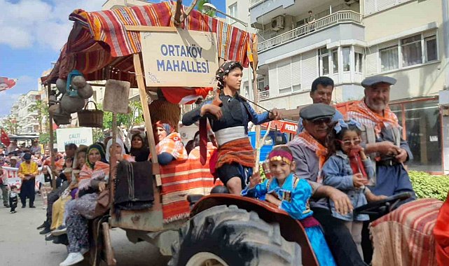 Kumluca'da "Yörük Göçü" renkli görüntülere sahne oldu