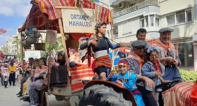 Kumluca'da "Yörük Göçü" renkli görüntülere sahne oldu