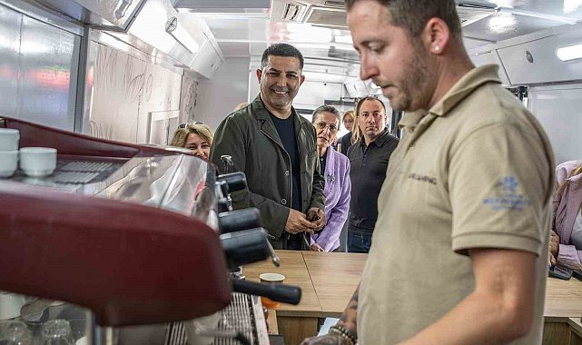 Kuşadalı gençler mobil barista otobüsüyle mesleki beceri kazandı