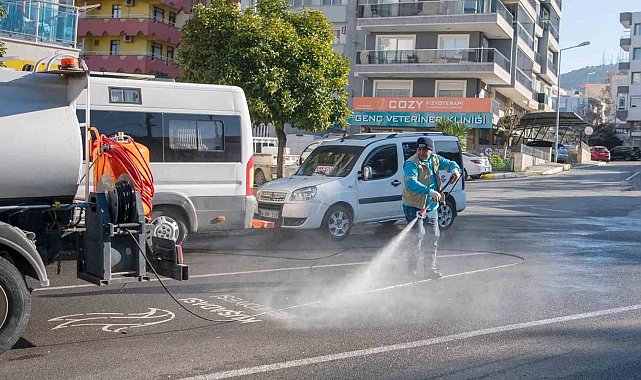 Kuşadası Belediyesi kenti turizm sezonuna hazırlıyor