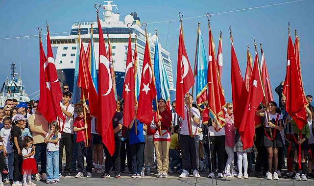 Kuşadası'nda 23 Nisan coşkuyla kutlandı