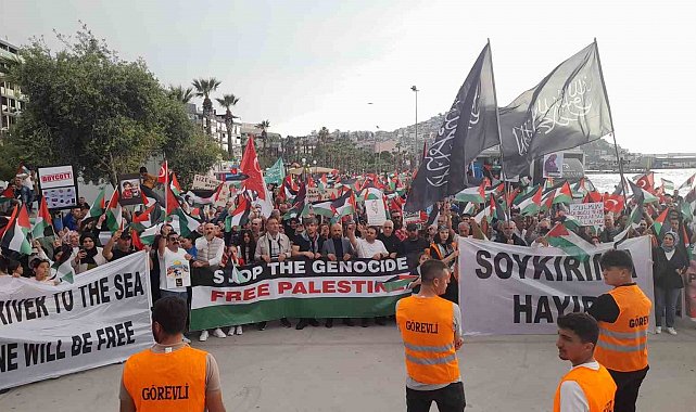 Kuşadası'nda Filistin'e destek yürüyüşü