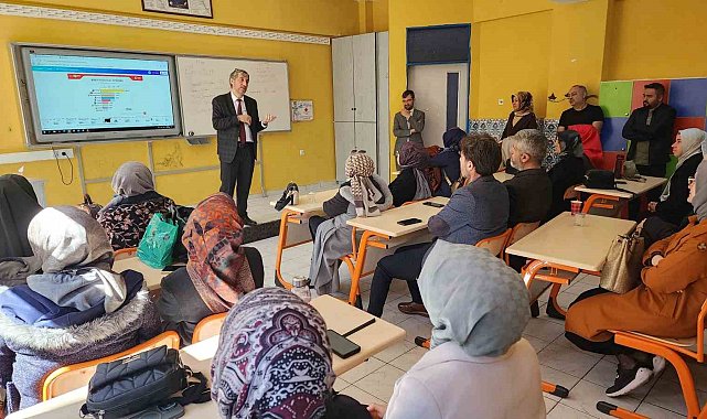 Kütahya'da Din Kültürü Öğretmenlerine yönelik eğitim seminerleri başladı
