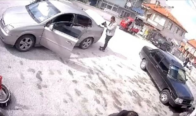 Kütahya'da el fireni çekilmeyi unutulan araç kazaya neden oldu