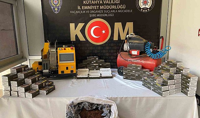 Kütahya'da kaçak makaron ve fişek ele geçirildi