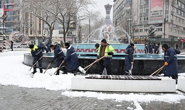 Kütahya'da kar yağışı: Belediye ekipleri teyakkuzda