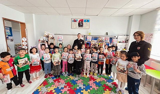 Kütahya'da minik öğrenciler "Tim Jandarma" çizgi filmini izledi