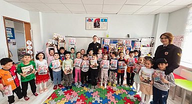 Kütahya'da minik öğrenciler "Tim Jandarma" çizgi filmini izledi