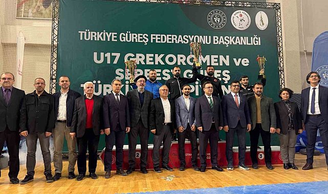 Kütahya'da U17 Güreş Türkiye Grup müsabakaları sona erdi