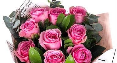 Kutuda Gül ve Sevgiliye Çiçek Seçenekleri