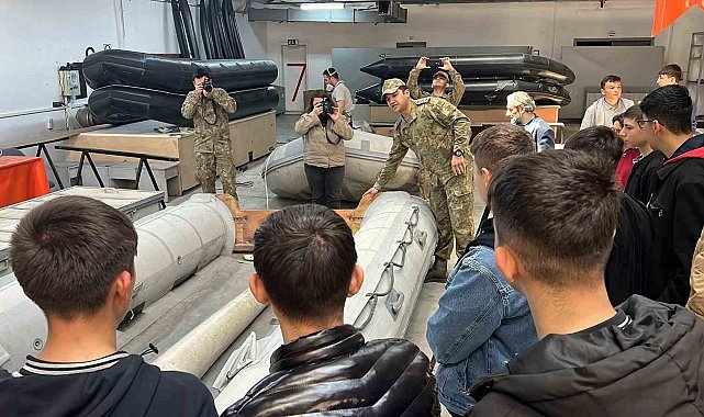 Lise öğrencilerine askeri fabrika ve çalışma sistemi anlatıldı