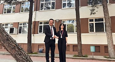 Lise Öğrencisi Betül Sarfın'dan gururlandıran başarı