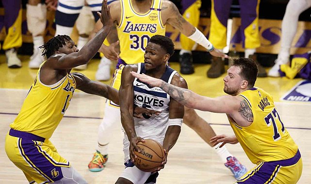 Los Angeles Lakers seriyi 1-1'e getirdi
