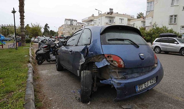 Lüks otomobiliyle 1 araç ve 6 motosikleti hurdaya çevirdi, rahat tavırları ile dikkat çekti