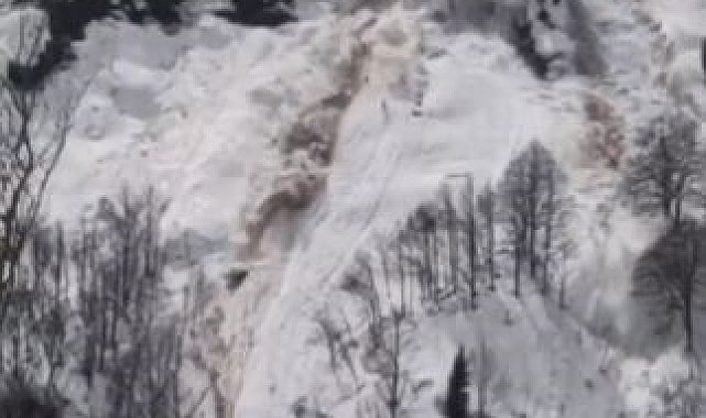 Macahel Vadisi'nde çığ ve heyelan aynı anda meydana geldi
