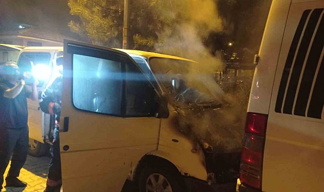 Malatya'da park halindeki araçta çıkan yangın söndürüldü