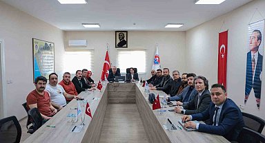 Maltepe Belediye Başkanı Köymen, deprem sonrası Maltepe Afet ve Acil Durum Yönetim Merkezi'ne geldi