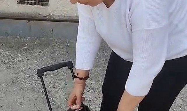 Maltepe'de deprem anında deprem çantasını alarak dışarı çıktı