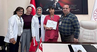 Manavgat'ta en fazla normal doğum yaptıran ebe ödüllendirildi