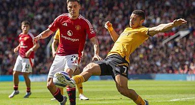 Manchester United evinde Wolverhampton'a kaybetti