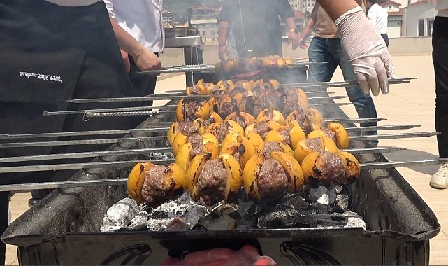 Mangallar yakıldı, muşmulanın da kebabı yapıldı