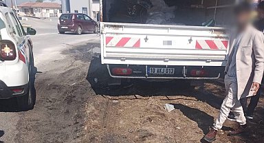 Manisa'da kamyonet kasasında 16 işçi taşıyan sürücüye ceza