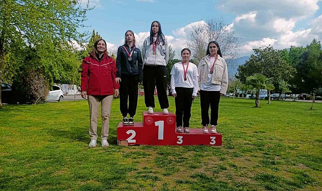Manisa'da okul sporları okçuluk müsabakaları sona erdi