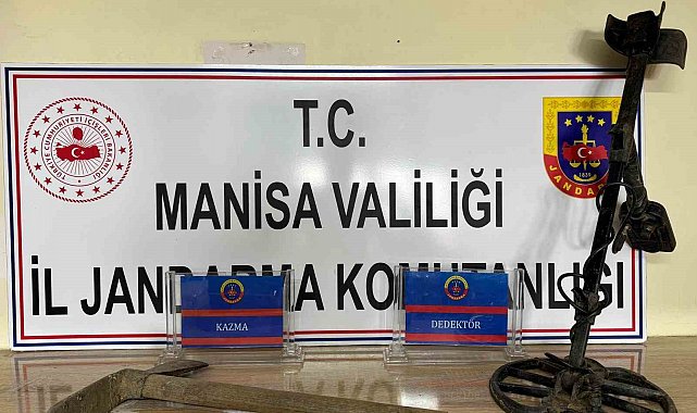 Manisa'da sit alanında define ararken yakalandı