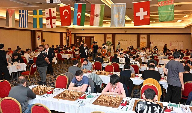 Manisa'da Uluslararası Satranç Turnuvası heyecanı başladı
