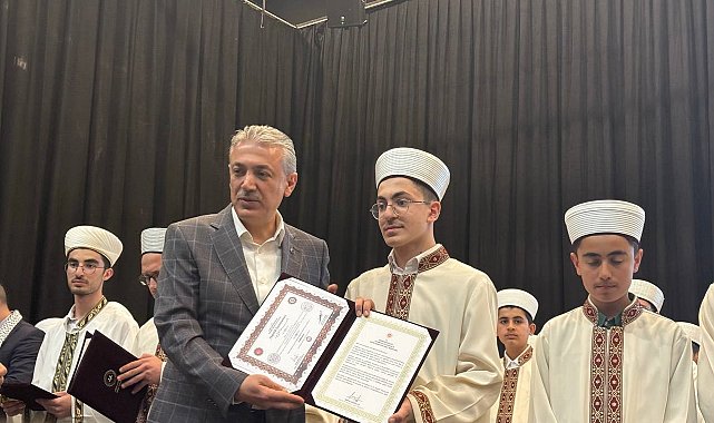 Mardin'de 128 hafız belgesini aldı