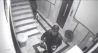 Mardin'de apartmana giren hırsız ayakkabı çaldı