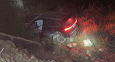 Mardin'de cip şarampole yuvarlandı: 2 yaralı