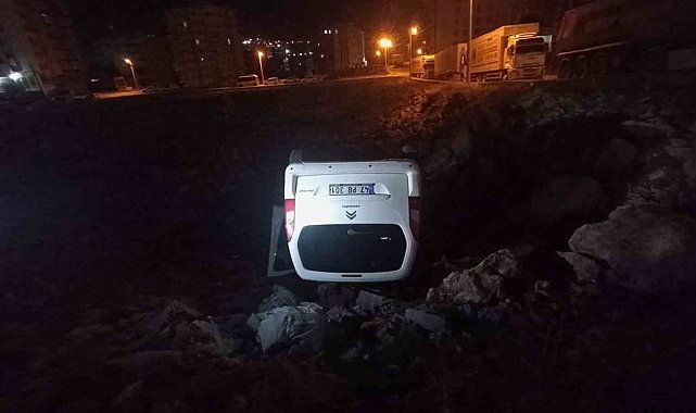 Mardin'de kamyonet devrildi: 1 yaralı