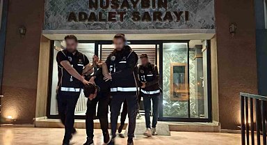 Mardin'de "dur" ihtarına uymayıp polise çarpan şahıs ve 2 kişi tutuklandı