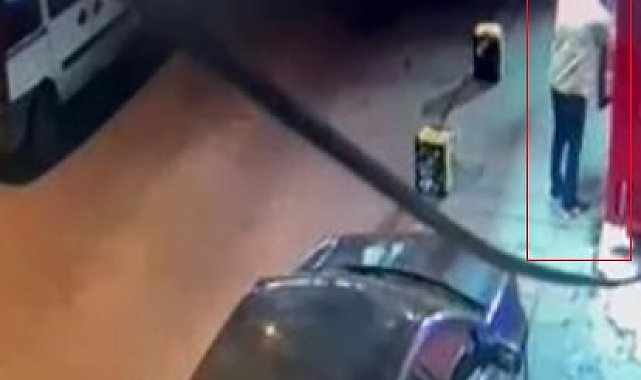 Marketten içeceğin çalındığı anlar kameraya yansıdı