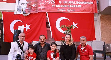 Marmaris'in '23 Nisan Dede'si yine sokakları bayrakla donattı