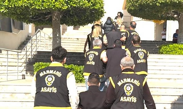 Marmaris'te gazeteciye saldırı olayının şüphelisi 5 kişi adliyeye çıkarıldı