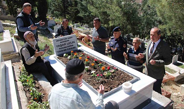 Mehmetçik Vakfı kimsesiz bağışçının mezarını yaptırdı