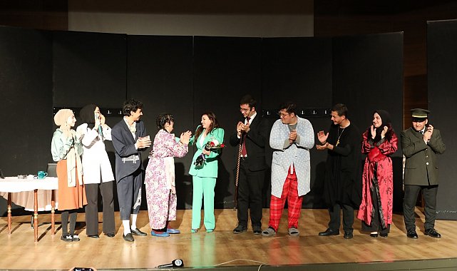 Mektep Melikgazi'nin oyuncuları performanslarıyla alkış topladı