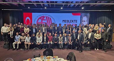 Meslekte 25 yılı dolduran harita mühendislerine plaket