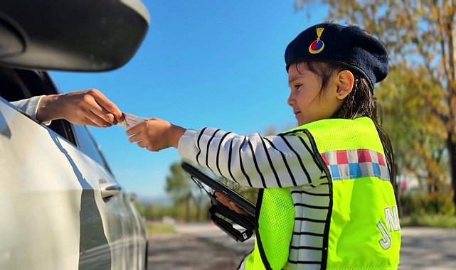 Minik jandarmalar iş başında: İzleyenlerin tüyleri diken diken oldu