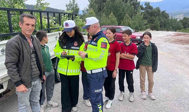 Minik jandarmalar Karacasu yollarında denetim yaptı