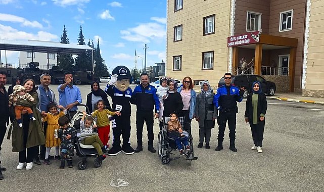 Minik öğrencilere polis mesleği tanıtıldı