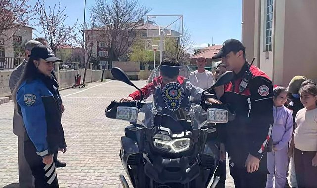 Miniklere polislik mesleği tanıtıldı