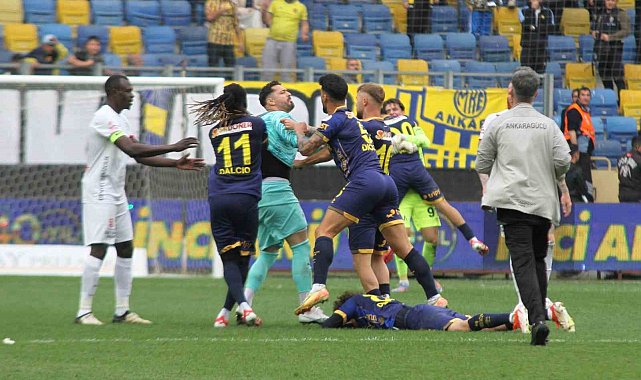 MKE Ankaragücü - Çorum FK maçı sonrası kavga