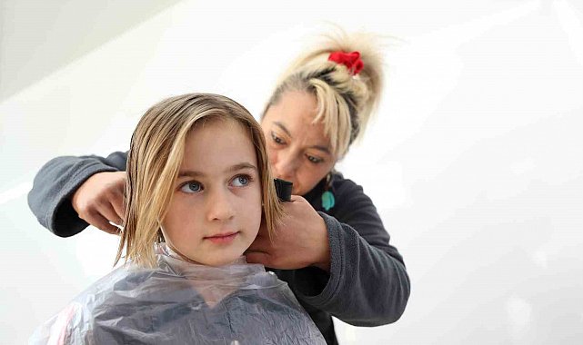 Mobil Kuaför Tırı kırsaldaki mahalleleri dolaşıyor